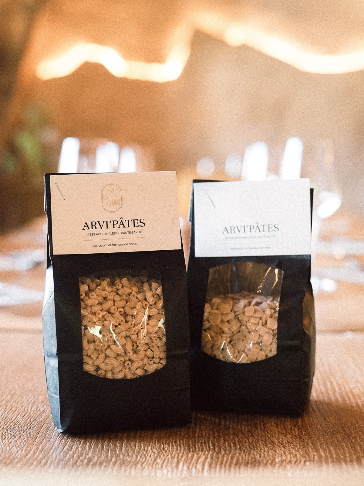 Paquets de pâtes Arvi'Pâtes en vente au restaurant